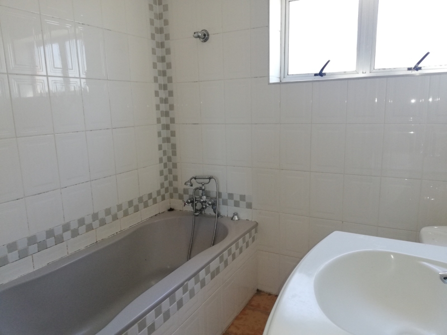To Let 2 Bedroom Property for Rent in Penlyn Estate Western Cape